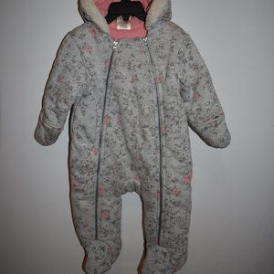 Grey/ pink flowers bunting suit.6-9 MONTHS